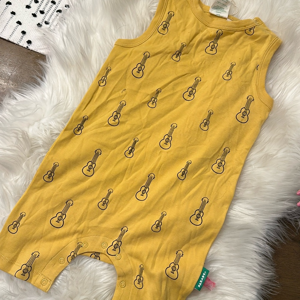 Ukulele romper